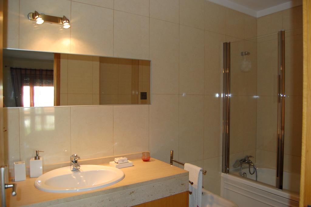 H2Oporto Beachfront Apartment Vila Nova de Gaia Bagian luar foto